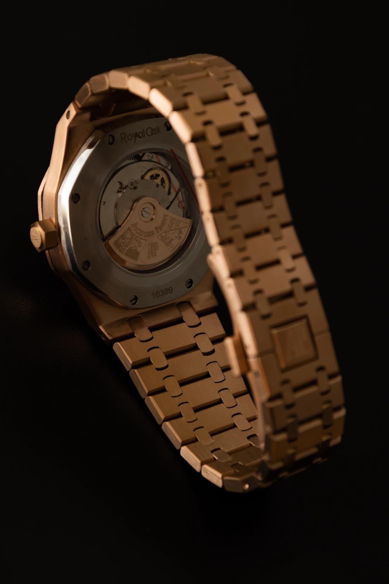 Audemars Piguet Royal Oak Rose Gold - Onyx Black Edition unghiul 3