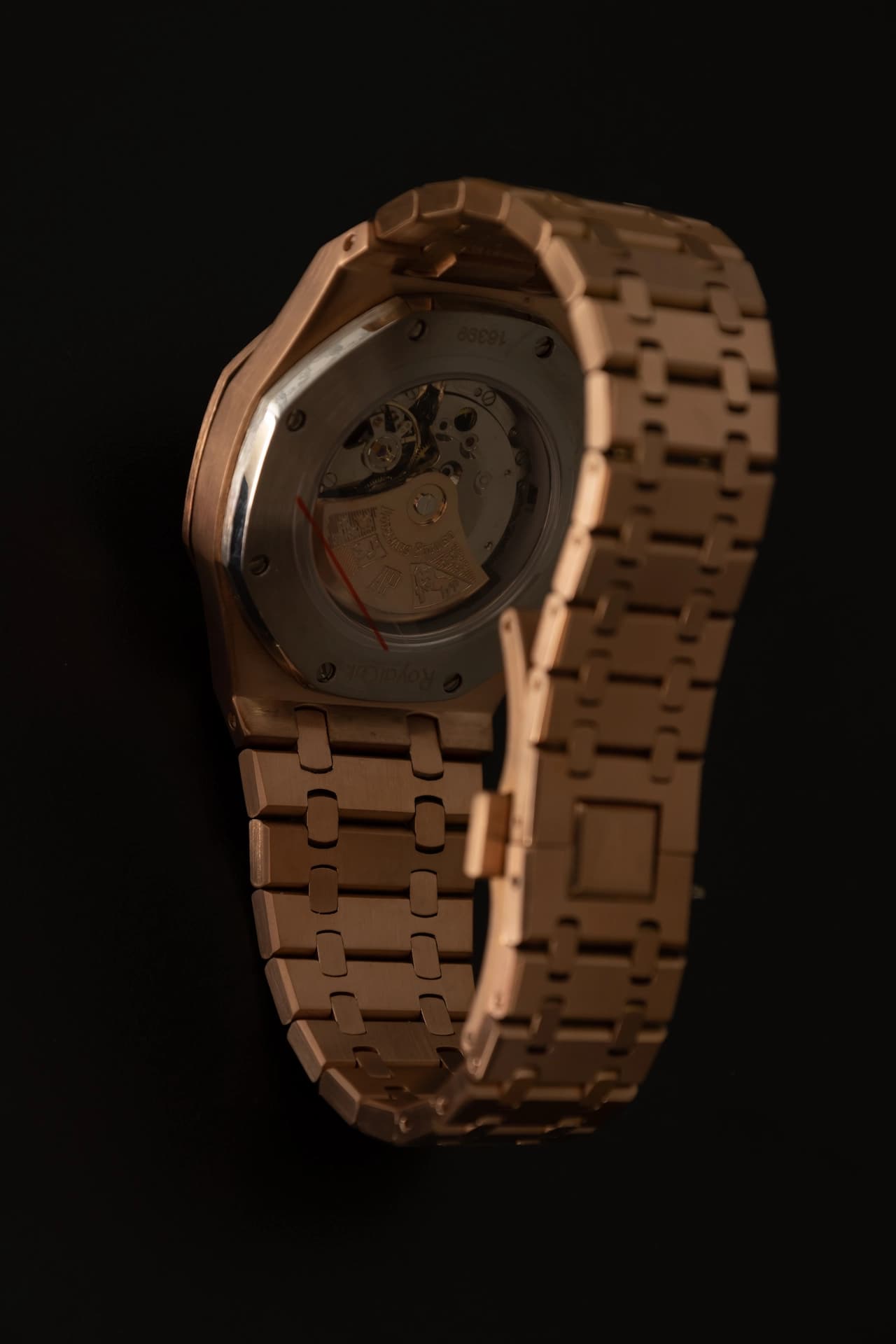 Audemars Piguet Royal Oak Rose Gold - Forest Green Edition unghiul 3