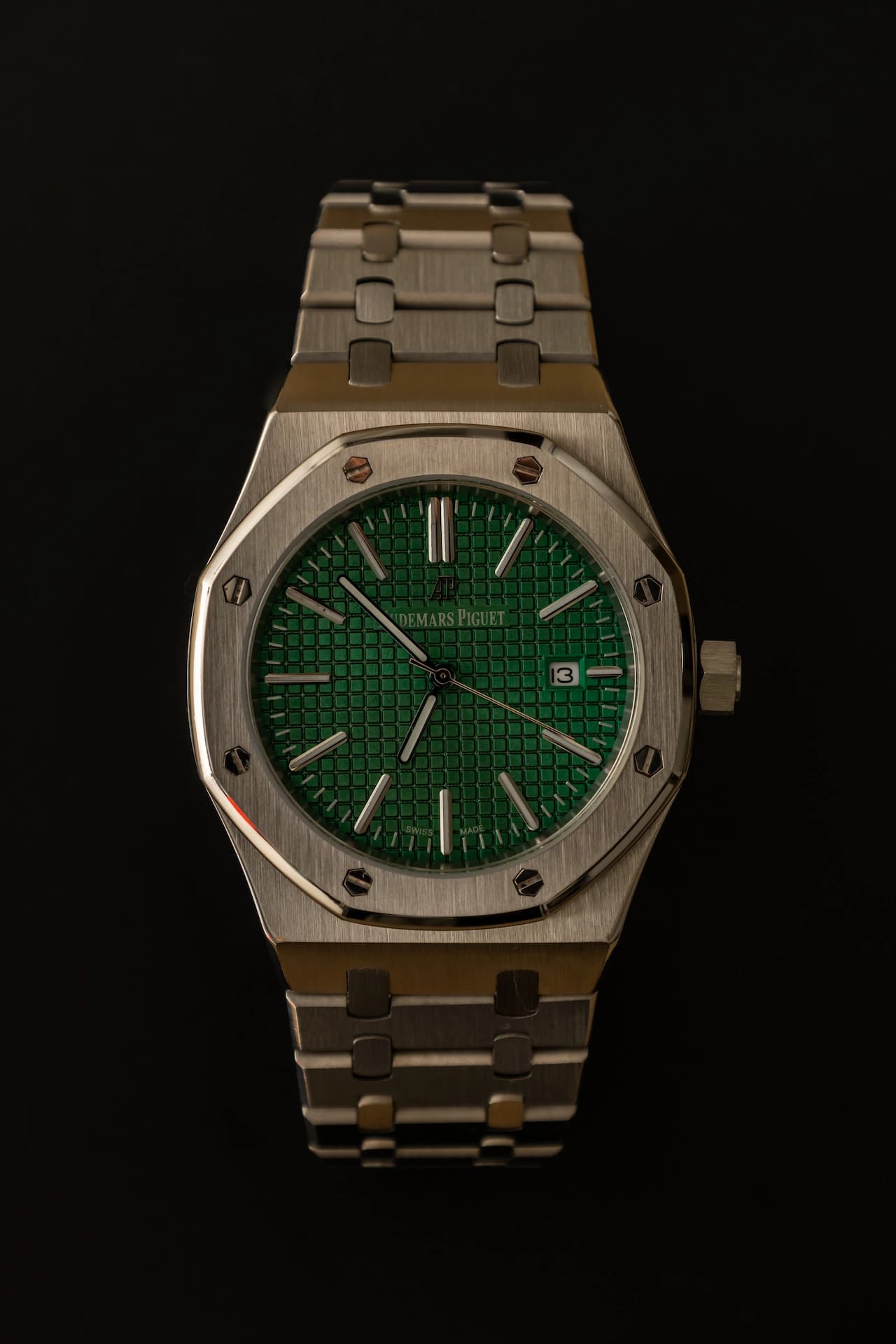 Audemars Piguet Royal Oak Silver - Emerald Green Dial unghiul 2